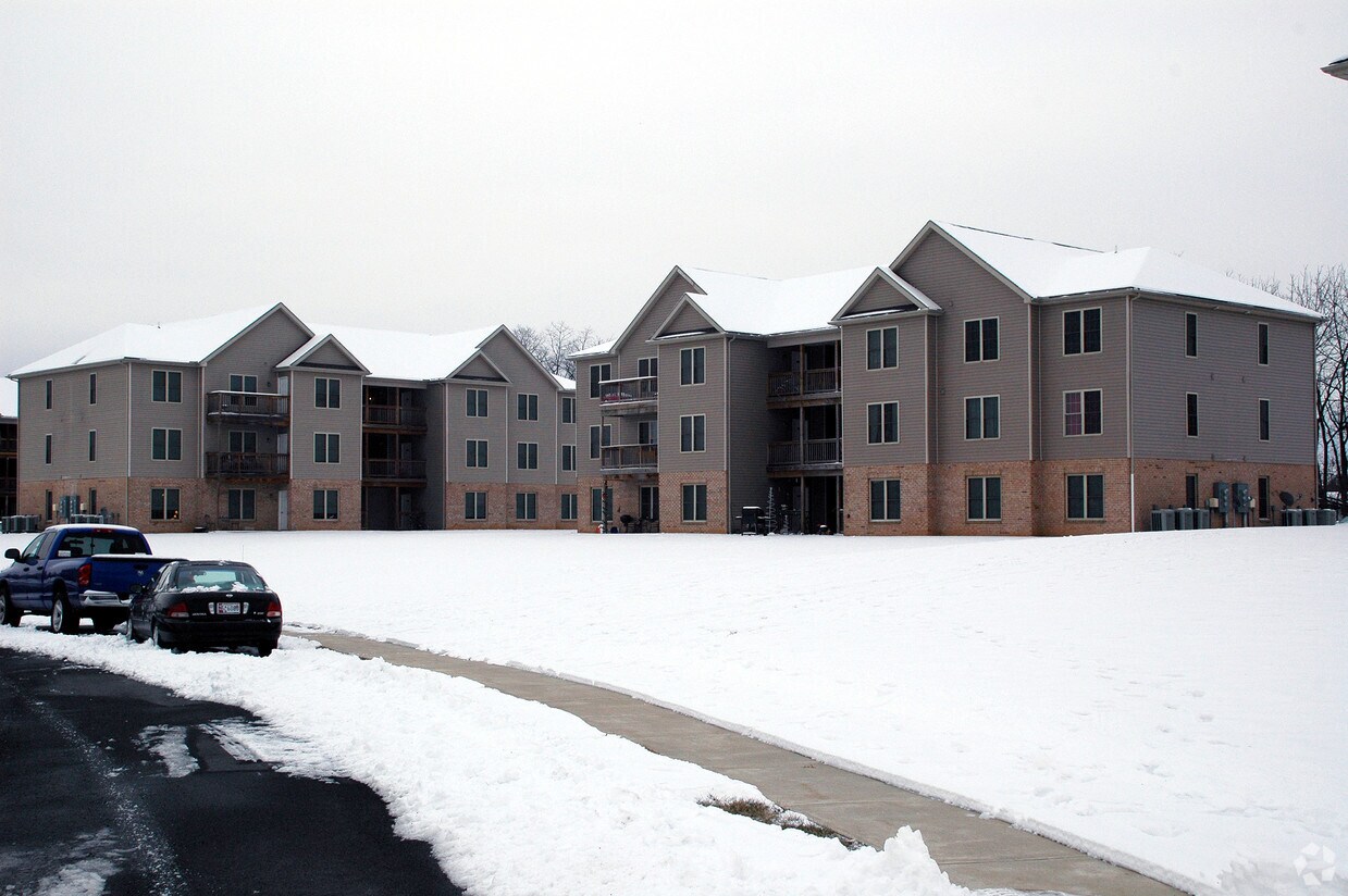 Foto del edificio - Bassett Dr Apartments