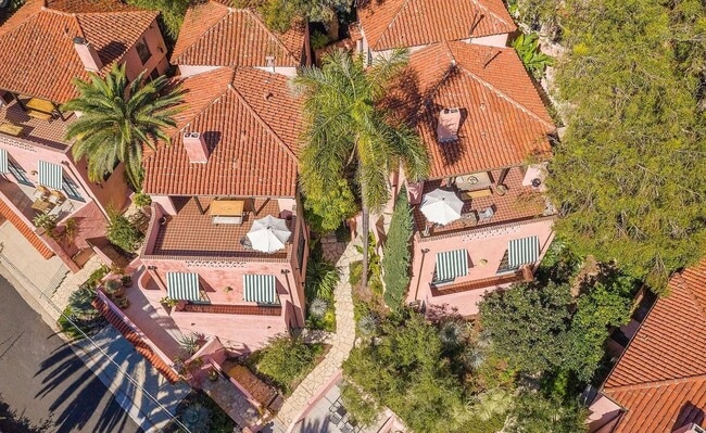 Building Photo - Las Orquideas