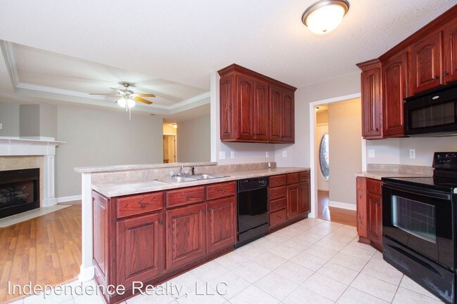 Building Photo - 4 br, 2 bath House - 194 Chestnut Oak Circle