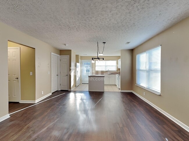 Foto del edificio - 1700 Stone Hollow Ct