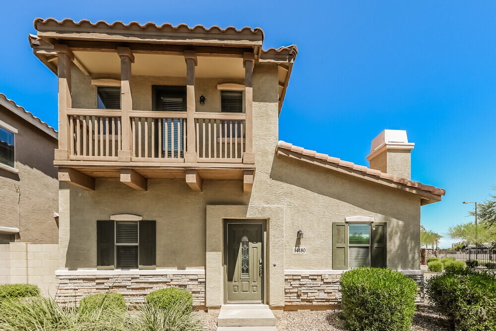 Foto principal - 14180 W Country Gables Dr