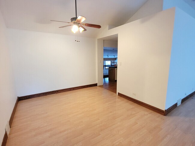 Foto del edificio - 338 N Pleasant Dr