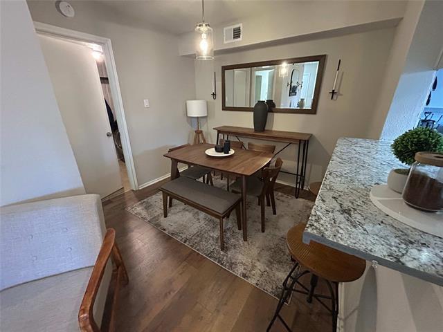 Foto del edificio - 6024 Stoneybrook Dr