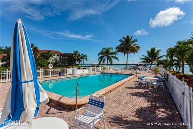 Building Photo - 8401 Estero Blvd