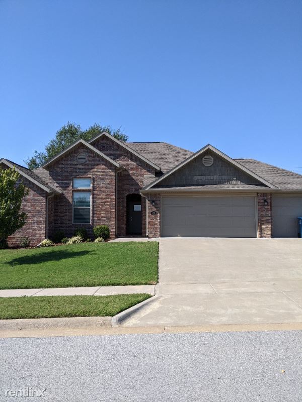 Foto principal - 4 br, 2.5 bath House - 503 Cherry St.