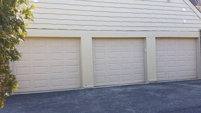 Building Photo - 2107 Harrow Gate Dr
