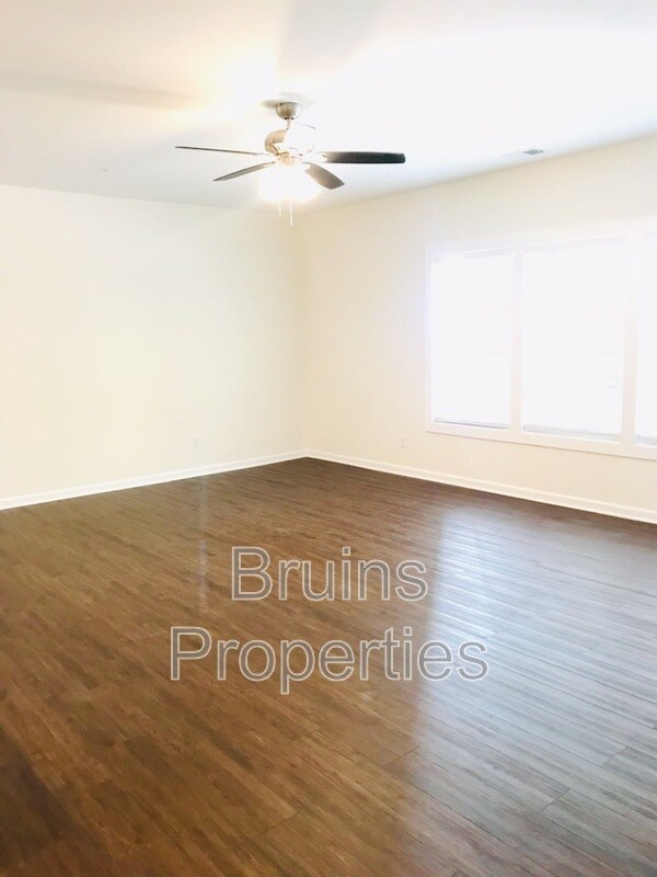 Building Photo - 2606 Pennoak Way