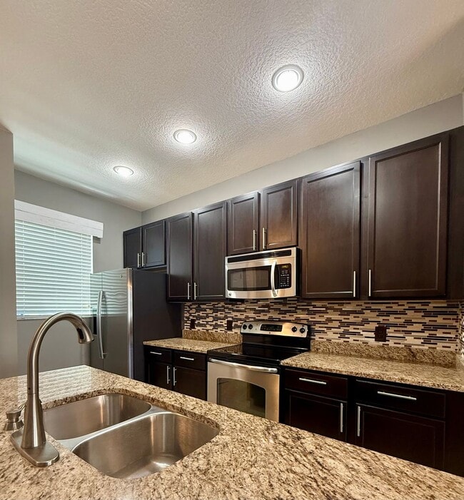 Foto del edificio - 2 Bedroom, 2.5 Bath Townhome in Winter Gar...