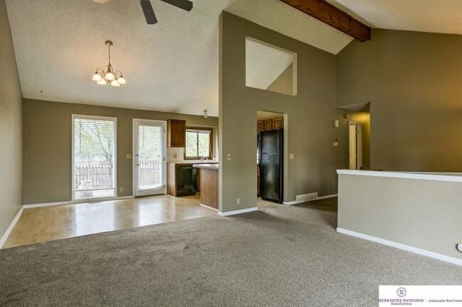 Building Photo - 3 bedroom in Omaha NE 68144