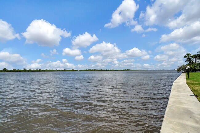 Foto del edificio - 2840 S Ocean Blvd