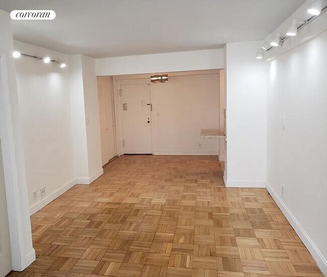 Building Photo - 345 E 56th St