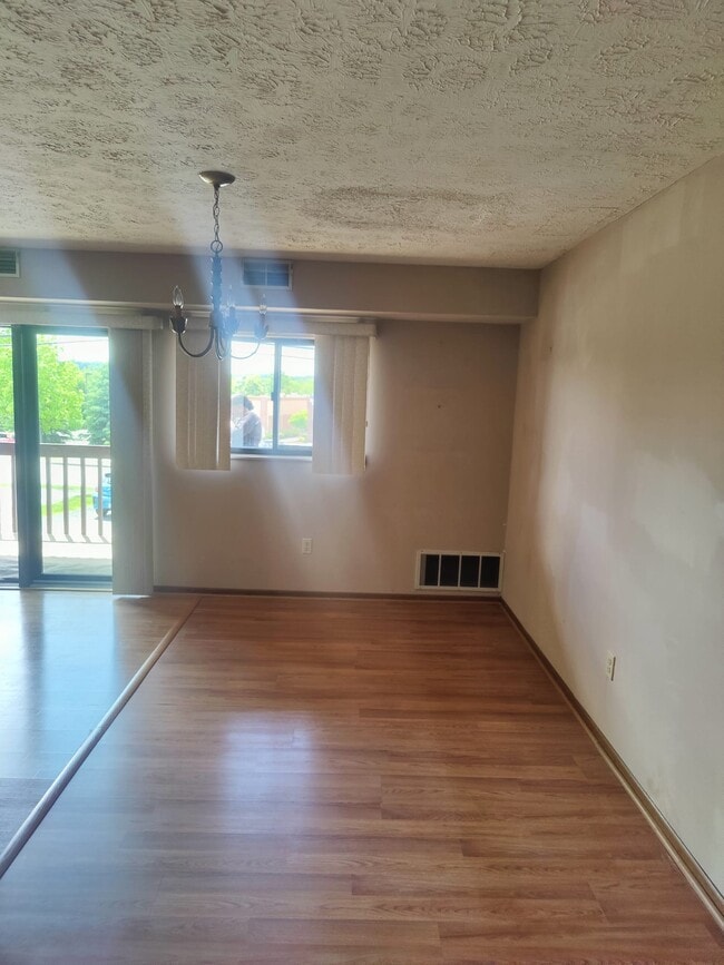 Dining room - 1201 Dutilh Rd