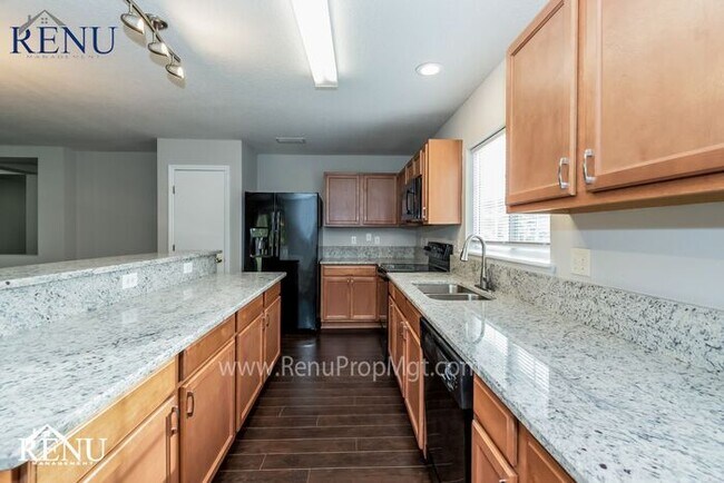Foto del edificio - Now Available!