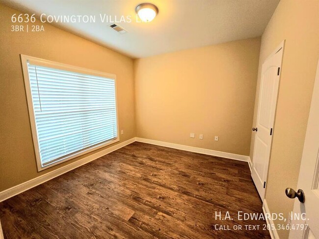 Foto del edificio - 6636 Covington Villas Ln