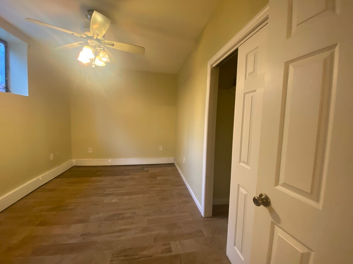 Foto principal - 115 Whitman Ave