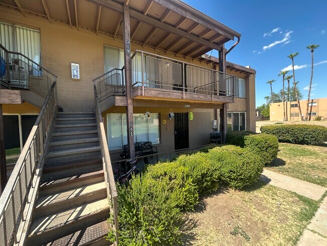 Foto del edificio - 2408 W Campbell Ave