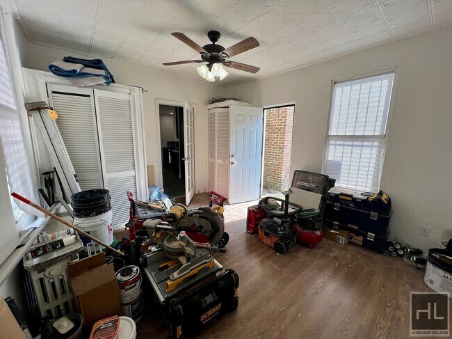 Foto del edificio - 3BR 1BA w/ Laundry, Massive Private Backya...
