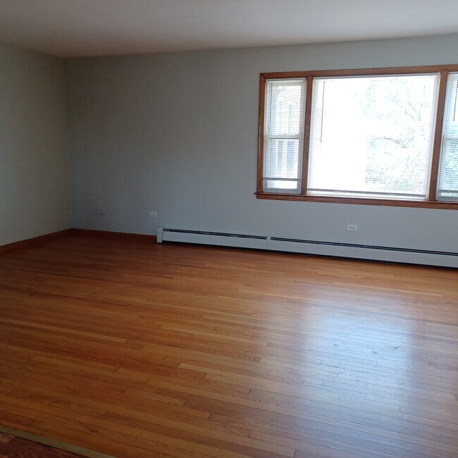 Building Photo - 4738 W 87th St