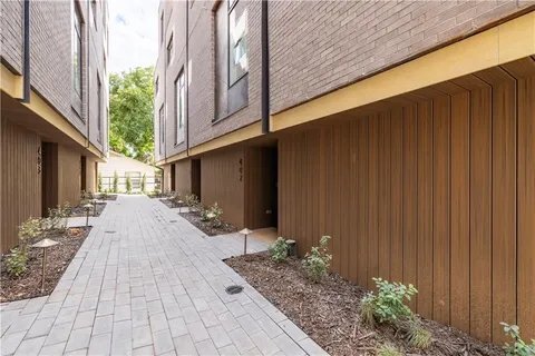 Building Photo - 406 Mulberry Ct