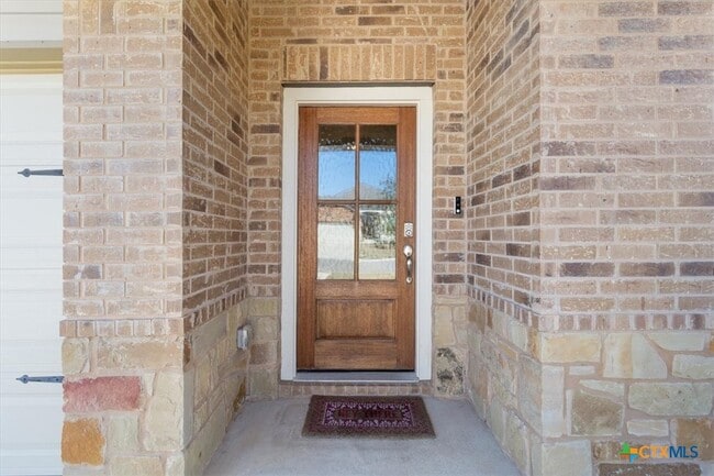 Foto del edificio - 5737 St Charles Dr