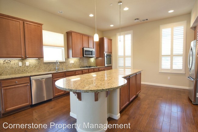 Building Photo - 4 br, 3.5 bath House - 3051 Ruby Ave