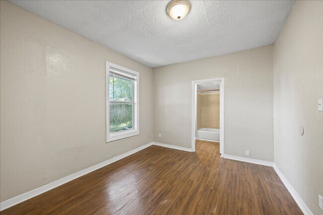 Foto del edificio - Beautiful 3/2 on Large Lot!
