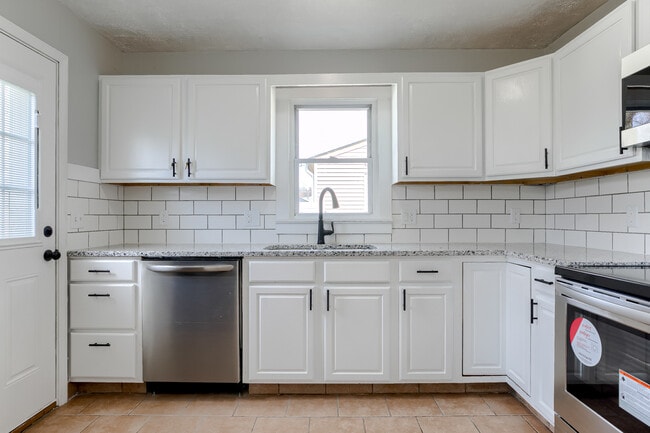 Building Photo - 4184 S 61st Ave