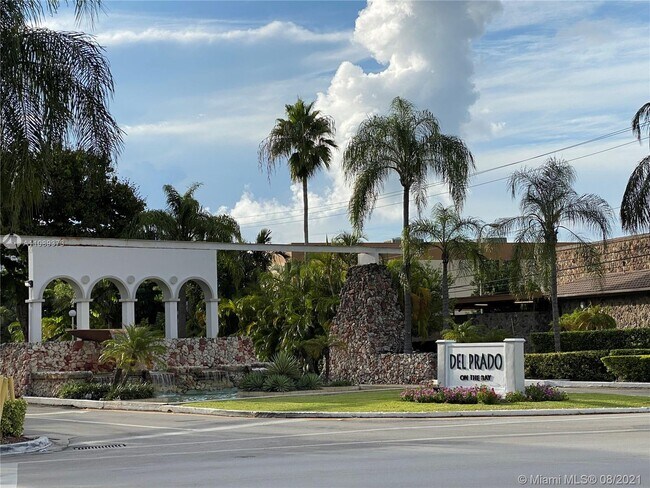 Building Photo - 18081 Biscayne Blvd