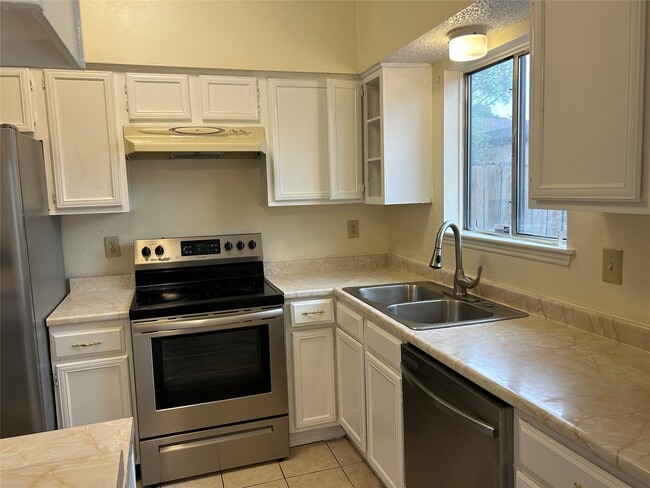 Building Photo - 12500 Brookglade Cir