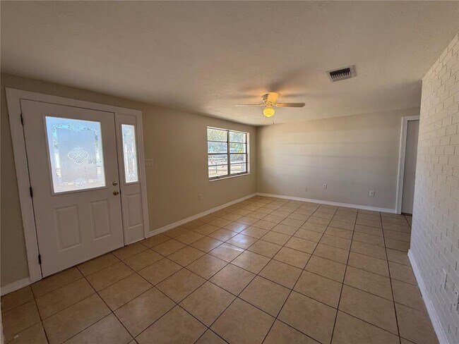 Foto del edificio - 6627 Jackson St