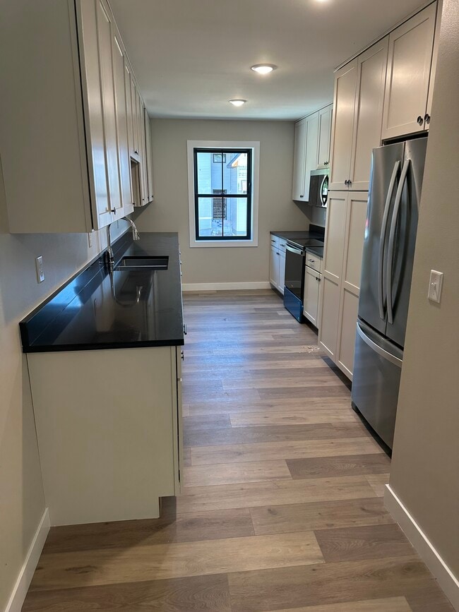 Building Photo - 1500 Lower Trentwood Cir NE