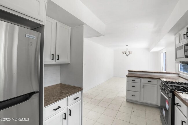 Building Photo - 37 Nautilus Dr