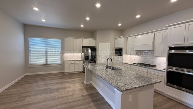 Building Photo - 2915 Tractor Ave