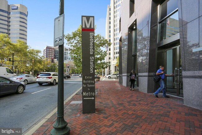 Foto del edificio - 5516 Greentree Rd