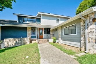 Building Photo - 701 Oakland Hills Ln