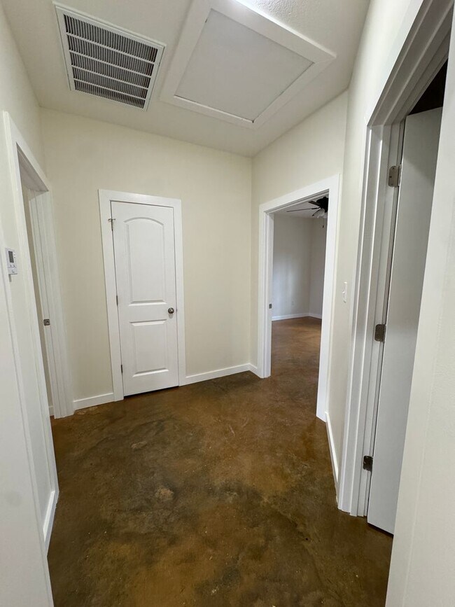 Foto del edificio - Brand New 2 Bed / 2 Bath In Trumann Available Now!