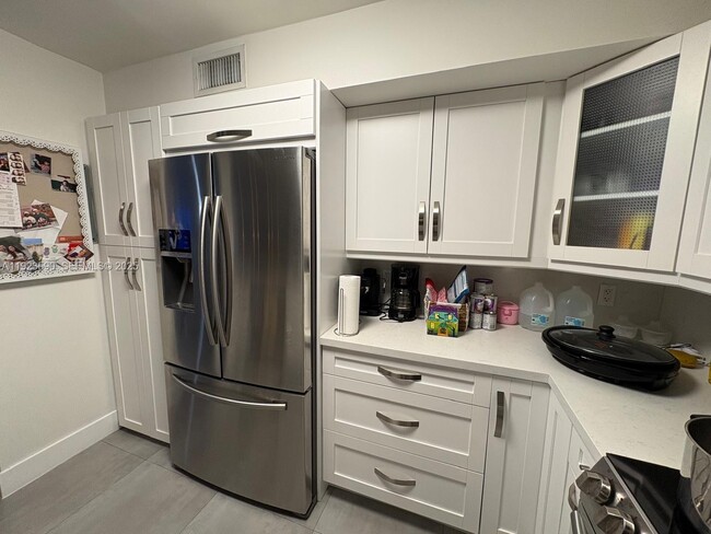 Foto del edificio - 7119 SW 105th Ct