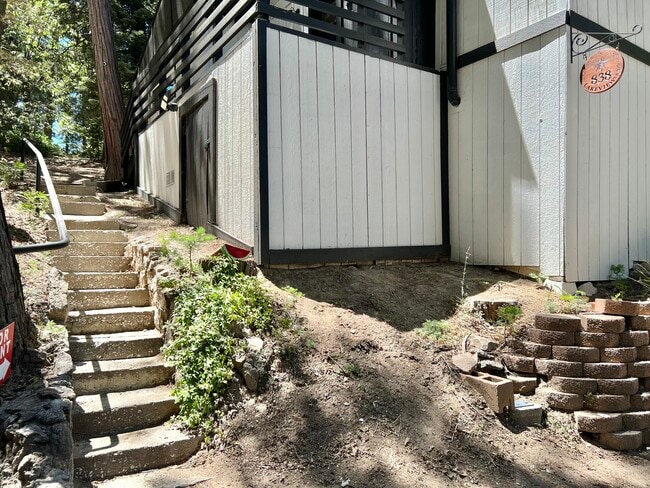 Foto del edificio - 838 Lakeview Ln