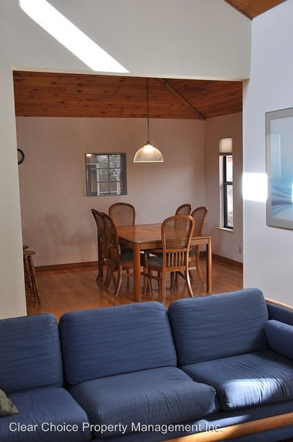 Building Photo - 530 Salinas Ave