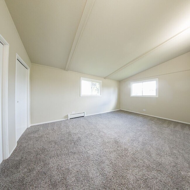 Building Photo - Beautiful 3 bedroom 1.5 bath home
