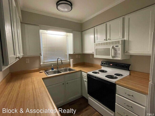 Building Photo - 3 br, 2.5 bath House - 5551 Hamstead Cross...