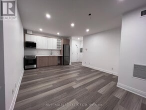 Building Photo - 409 College St