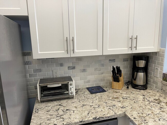 Foto del edificio - 380 Robin Hood Cir. #201 - Laurie