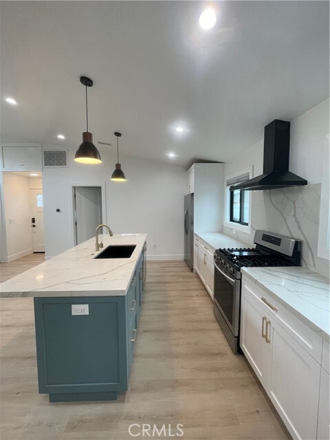 Foto del edificio - 8927 Cardinal Ave