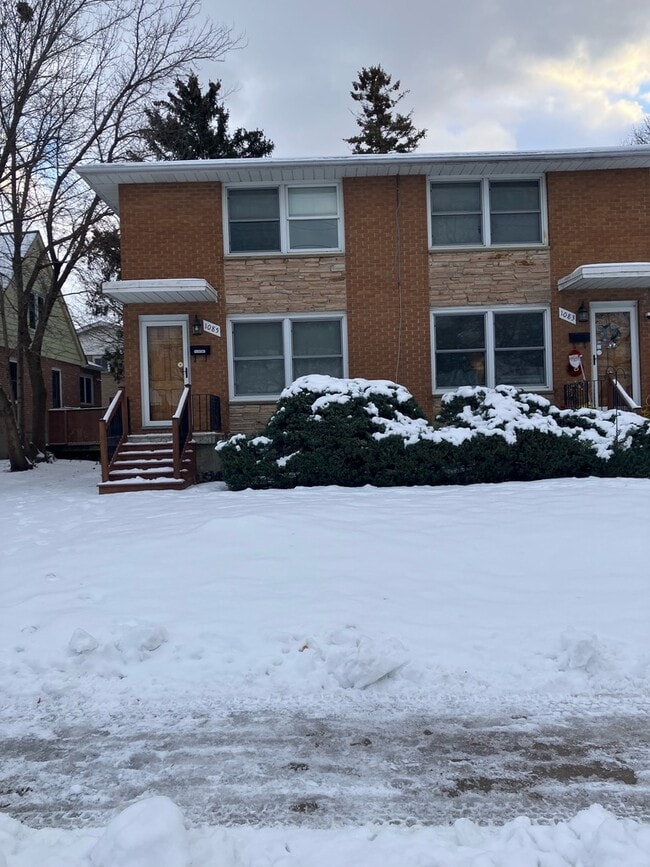 Building Photo - 1085 Exmouth St