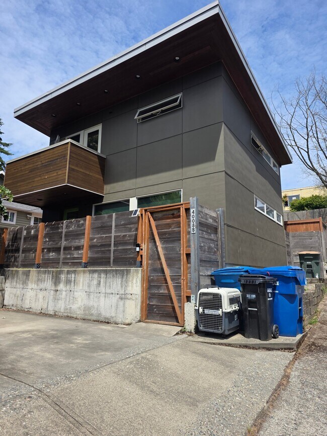 Foto del edificio - 4008 34th Ave W