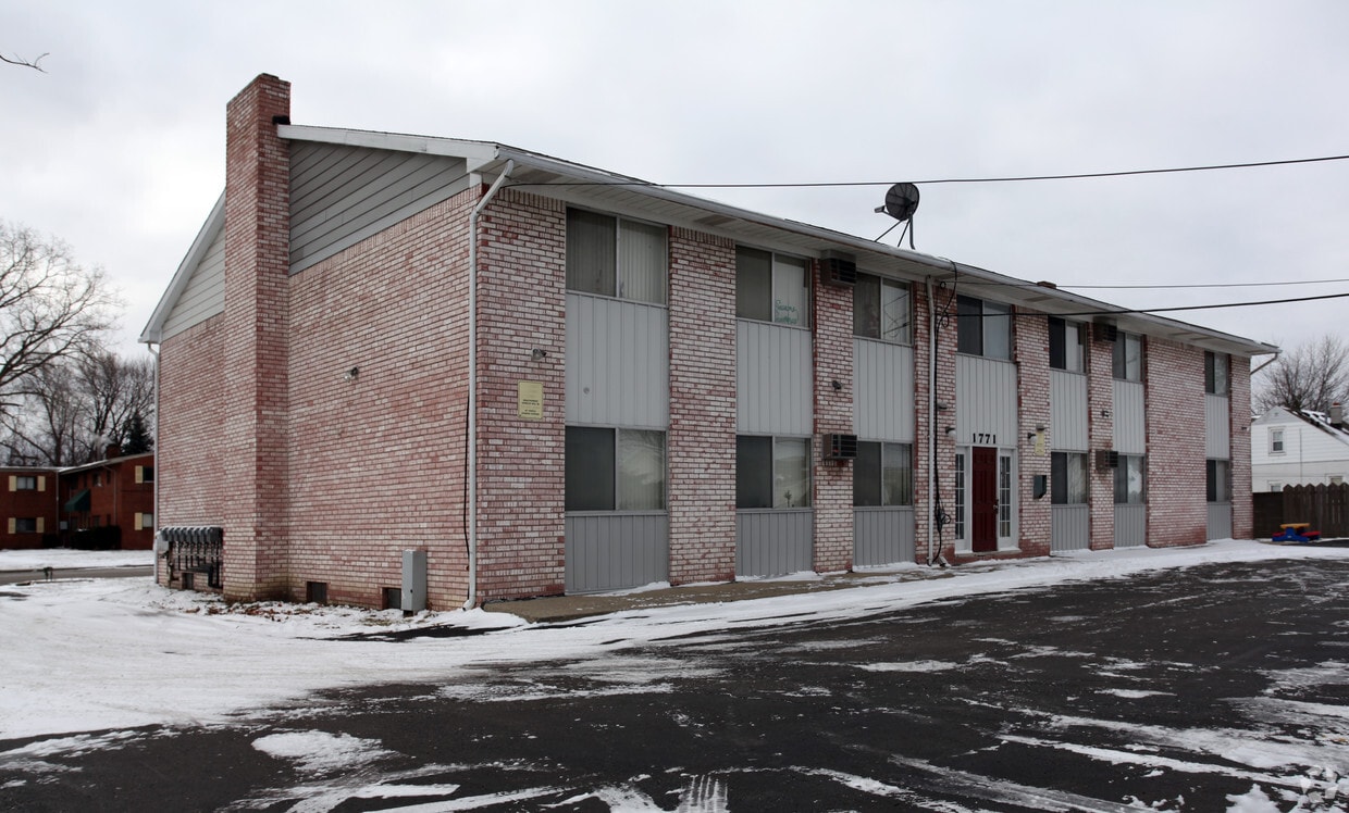 1771 E Woodward Heights Blvd, Hazel Park, MI 48030 Apartments Hazel