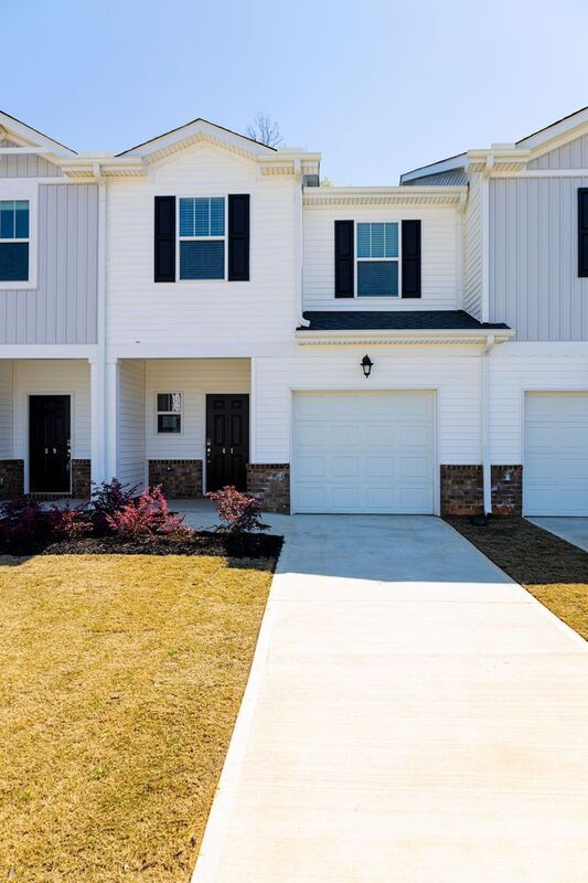 41 Beachley Pl, Simpsonville, SC 29680 Townhome Rentals in