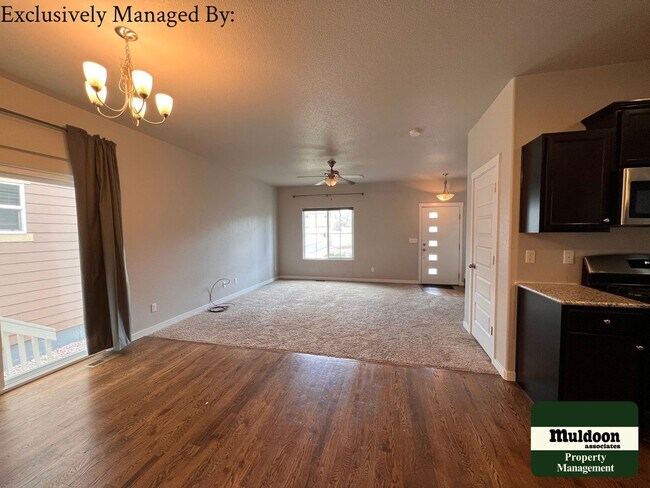 Foto del edificio - SEE ME TODAY! Beautiful 3 bedroom in 80910! Pikes Peak Views! Available Now!
