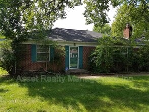 Building Photo - 102 Eastwood Dr